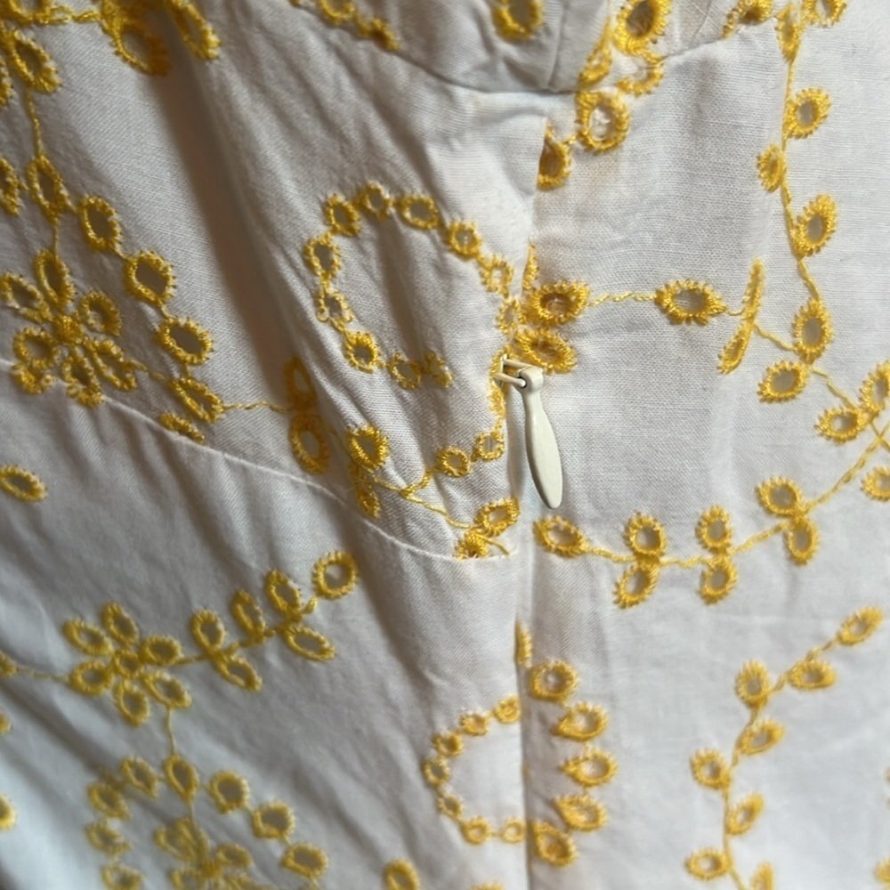 Isaac Mizrahi Live White Cotton Dress with Yellow Eyelet Embroidery Size 2 - Picture 9 of 11